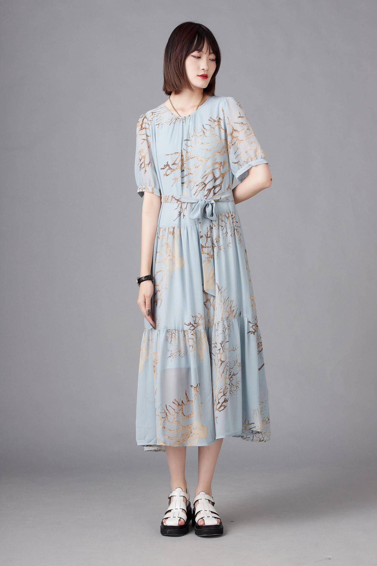 恬逸|简符——夏天穿这种高级色