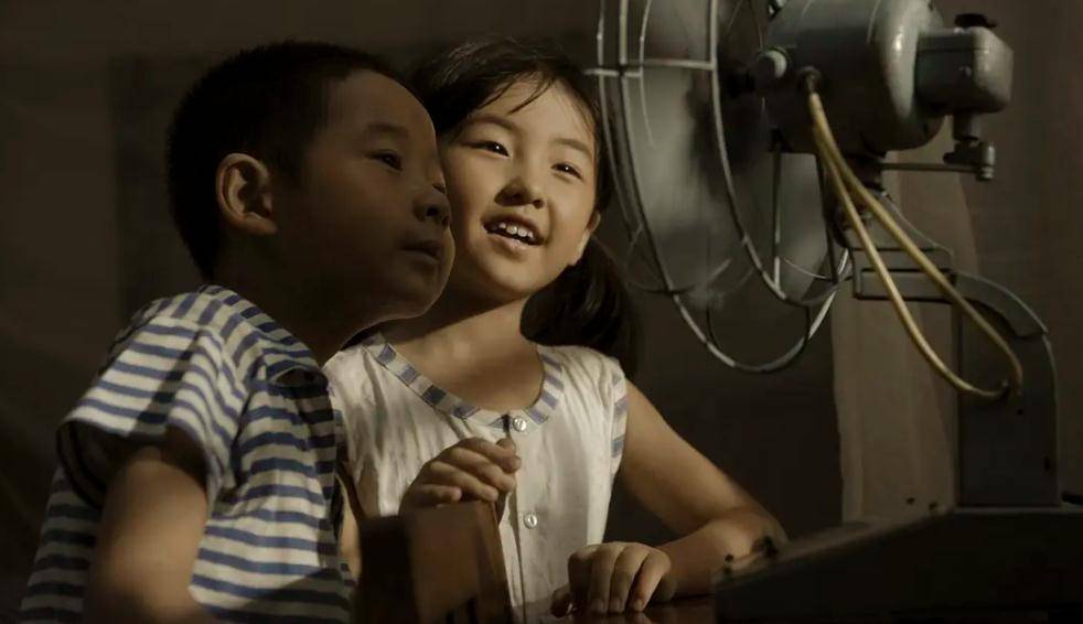 因为|11年后再看《唐山大地震》，我终于明白徐帆为什么要救儿子