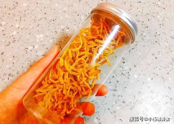 垃圾|橘子皮比肉还珍贵，可惜多数人当垃圾扔掉，做成零食把它变废为宝