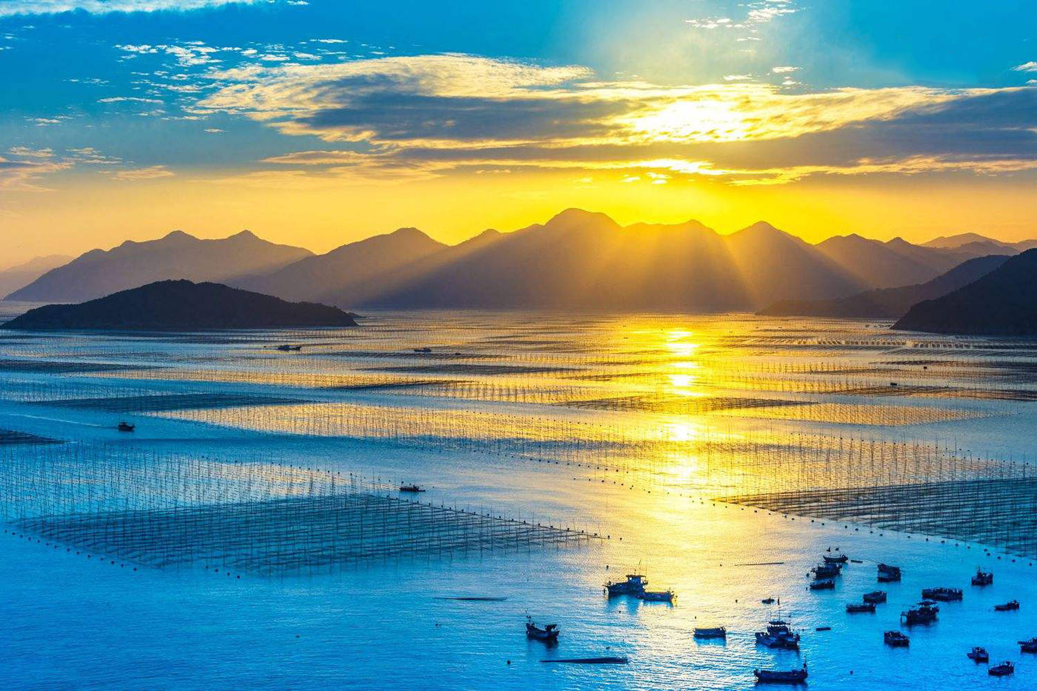 福建宁德霞浦,这里有绵长的海岸线和众多的岛屿、港湾,成为霞浦的一大特色