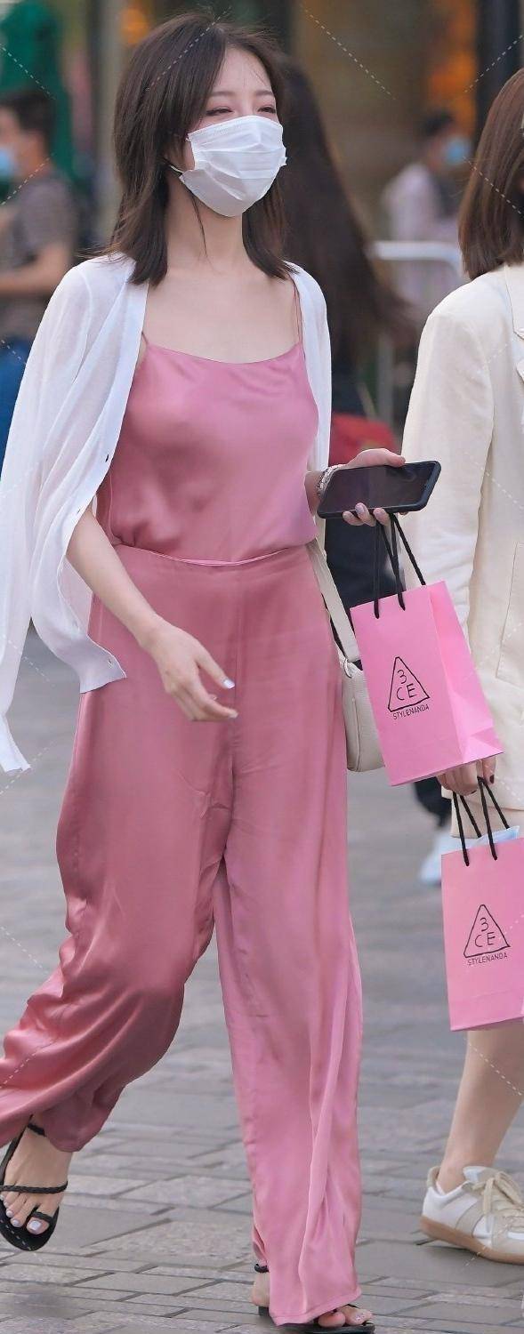 背带|靓丽闪耀的打底裤穿出别样风采，穿出潮流风范，舒心自然