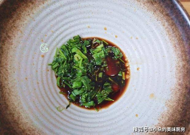 面汤|煮面条不要水开后下锅了,掌握这个技巧,面条爽滑又筋道