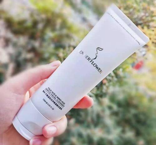 姐妹|这5款贫民级“不起眼”的洗面奶，却是学生党的最爱，好用不贵