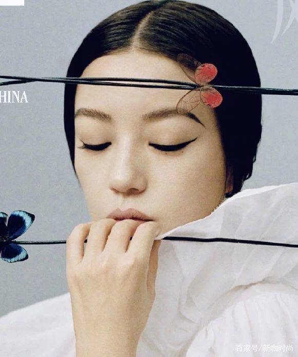 带着|44岁赵薇再登《风尚志》封面，“泪痣妆”竟成了“低配版”巩俐？