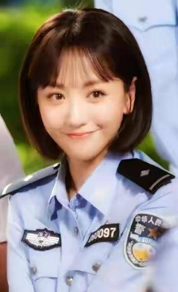 杨颖|明星穿制服有多好看？躲过王一博，逃过杨幂，却被杨颖缠住了