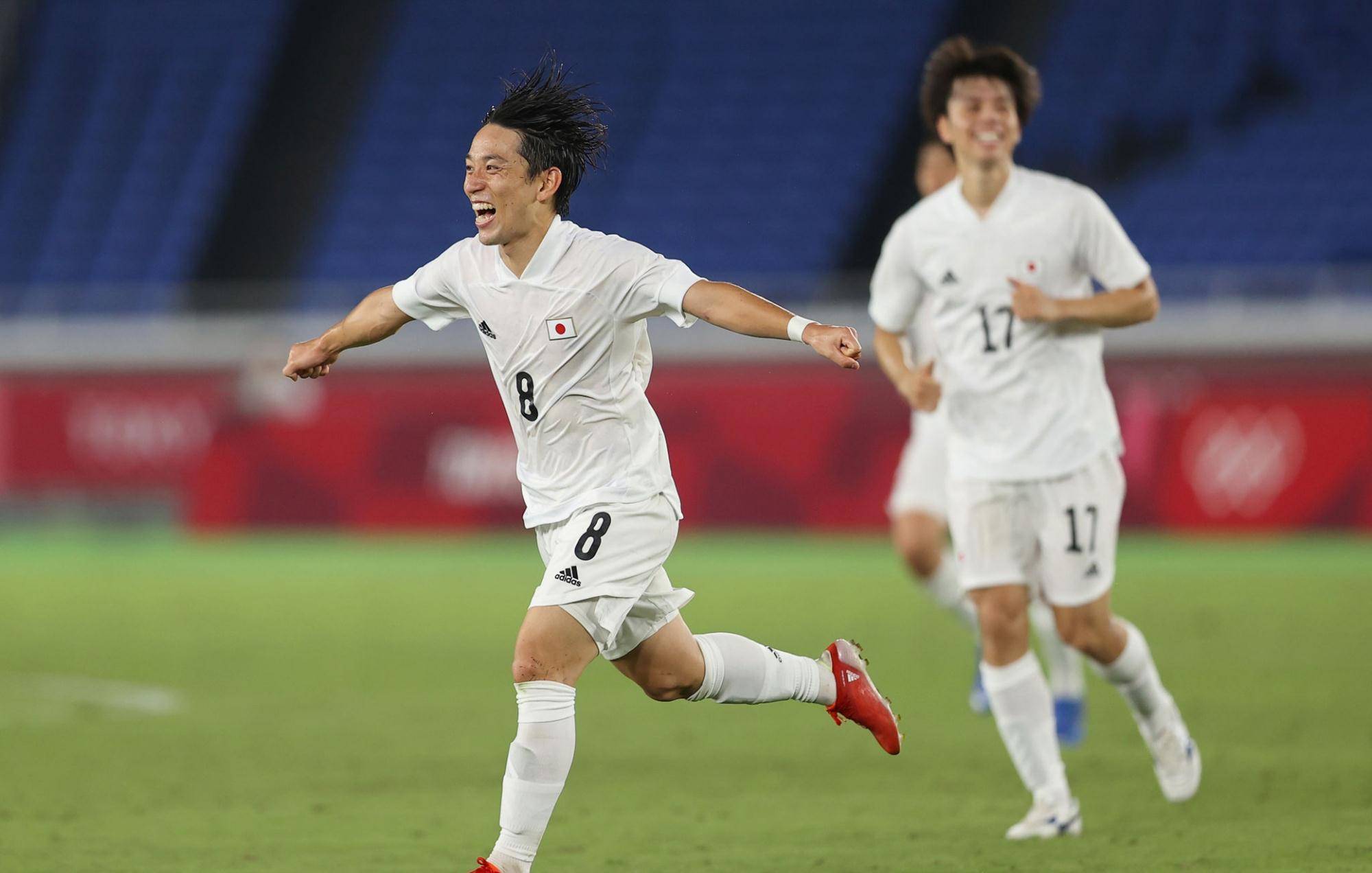 残暴!日本4-0送法国回家,奥运男足8强出炉:日韩第1出线