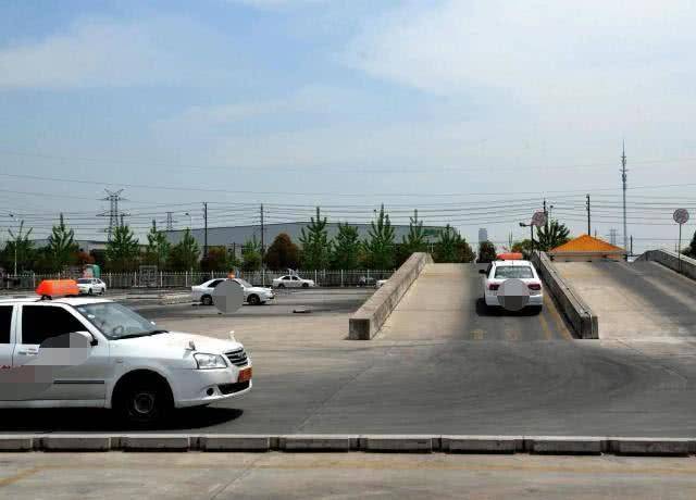 科目一手动挡技巧 cdd24b83e9a14d179f0bbbade98cea08.jpeg