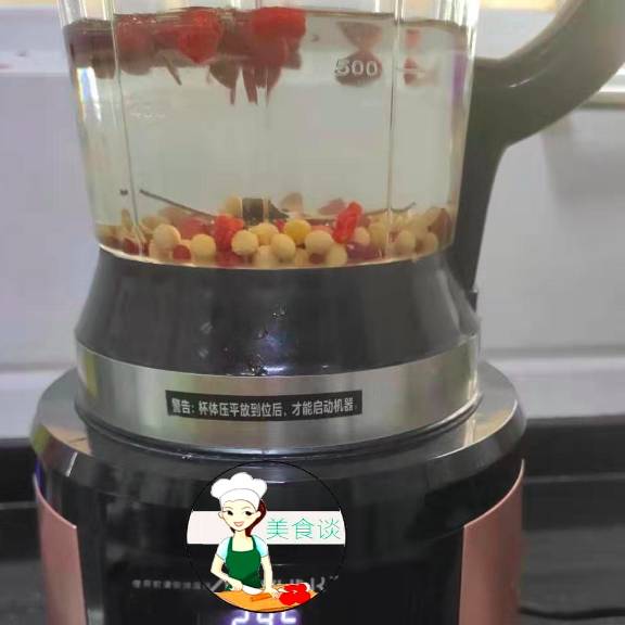 黄豆|夏天,聪明女人早餐都喝它,坚持每天吃一碗,气色红润,比牛奶强