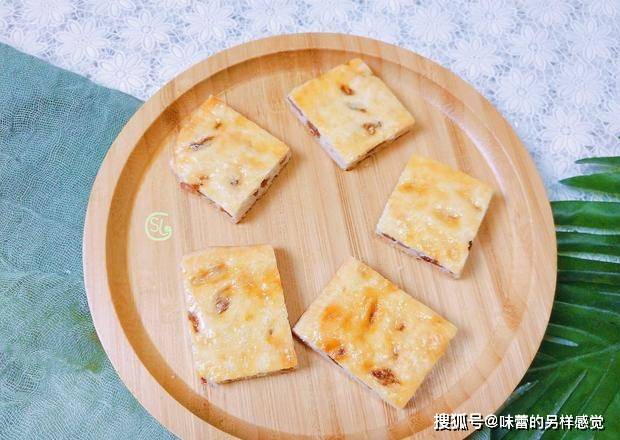 做法|自从学会这个小饼，早餐和零食不发愁，焦香酥脆超好吃，做法简单