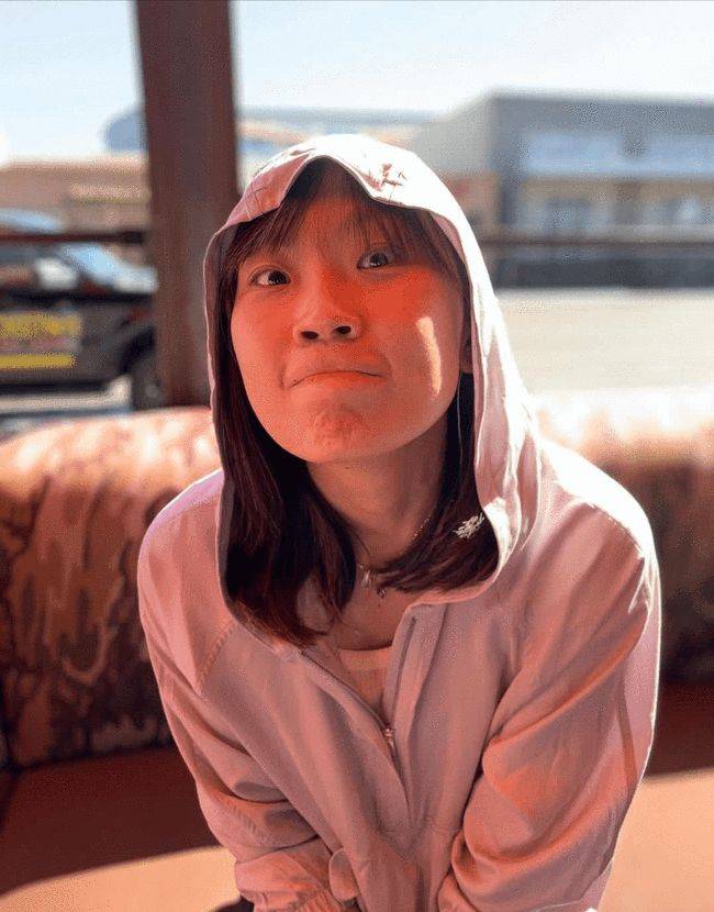 方式便|“受伤退赛”的张蓓雯火了,私下穿搭很有青春感,俏皮又可爱