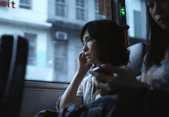 母子俩|为了救患有尿毒症儿子的命，她靠送外卖拼命攒钱！