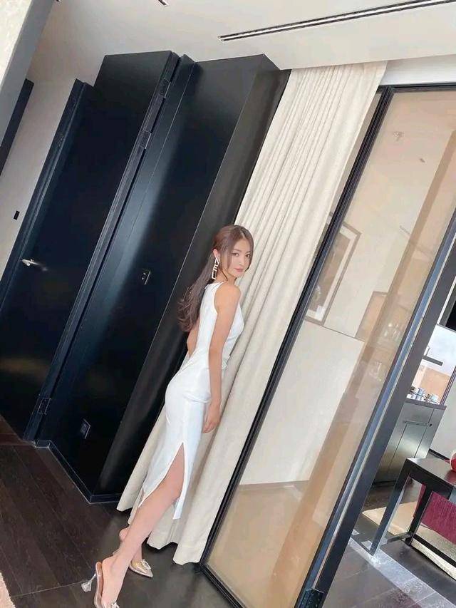 设计|复古典雅朦胧的美丽，温柔又具有知性智慧。