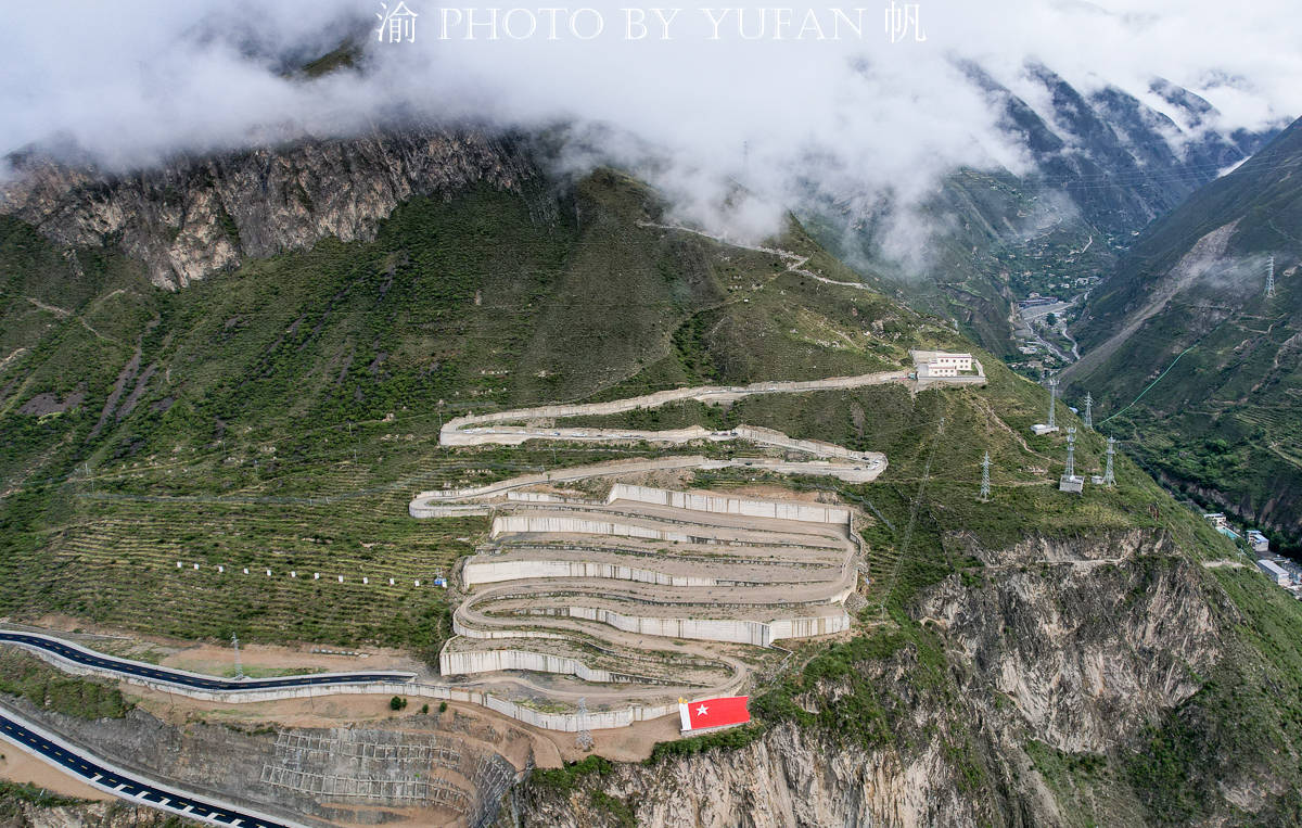 圣山|四川一县城小如乡镇，却有座东方圣山，还是世界遗产，很适合避暑