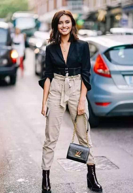 身材|阔腿裤彻底失恋了,今年流行这4种“裤子”,遮肉显瘦还显高