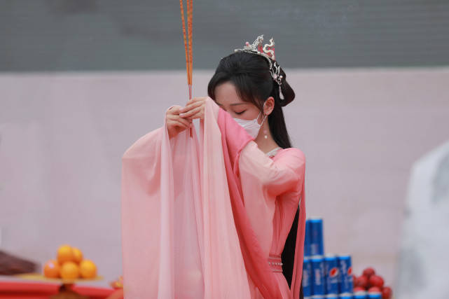 网友|《余生请多指教》再被溜，官方承认压剧，肖战实惨