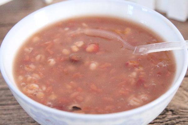 控制|空腹血糖标准值是多少？医生提醒大家，60岁后血糖标准不一样