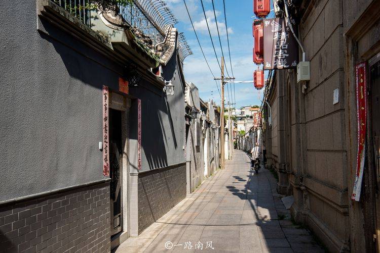 隐藏在广东潮州的古旧街巷，里面有座耗资黄金二千两的豪宅