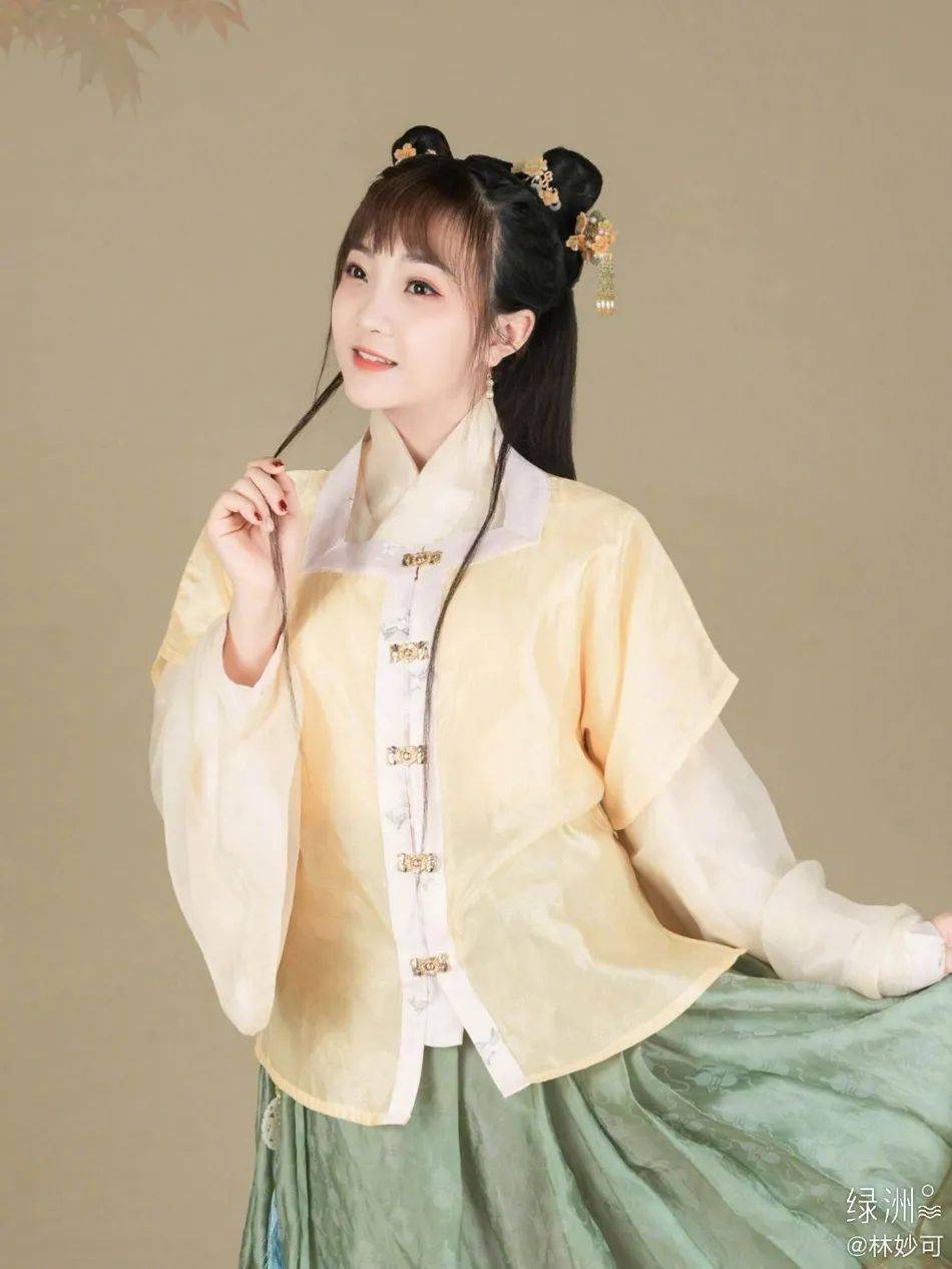 漂亮|林妙可晒古风汉服美艳写真！清丽脱俗魅力不可小觑