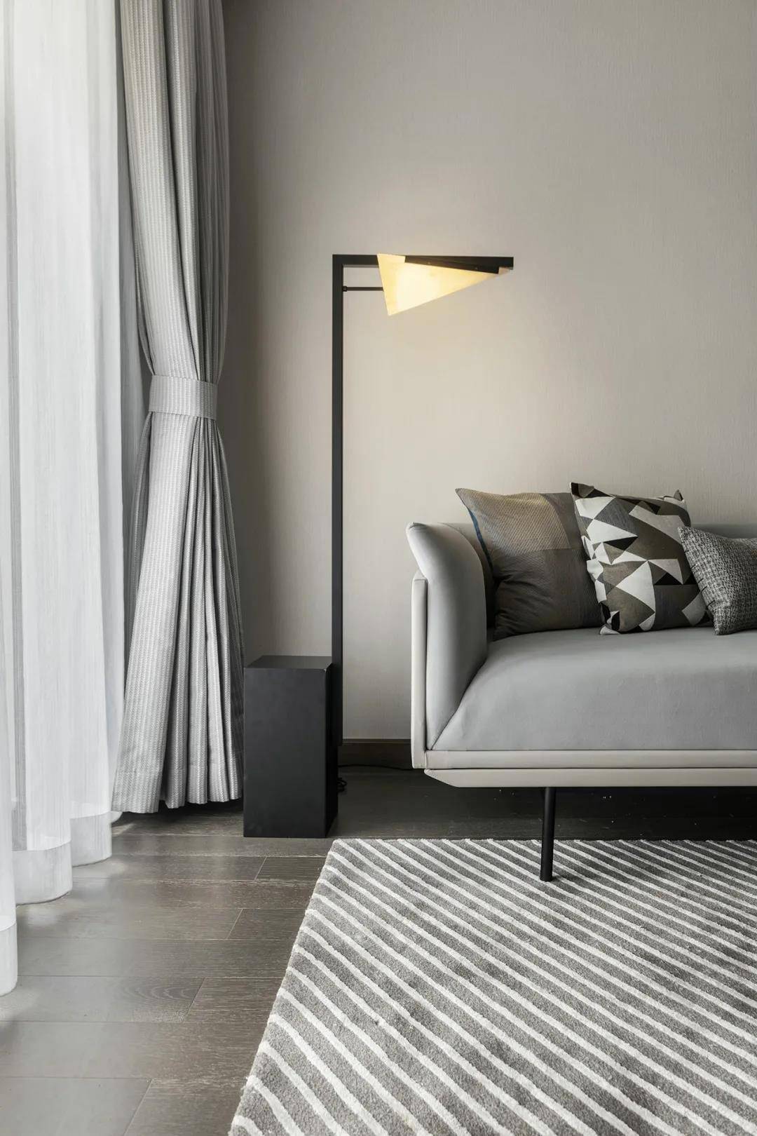 沙发背景墙装饰灯图片 f02e0247641646e69a2559bf717ac755.jpeg