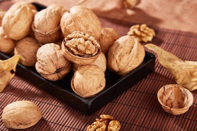 小谈|大年初一,不管有钱没钱多吃这5样,比瓜子花生香,牛年福气满满