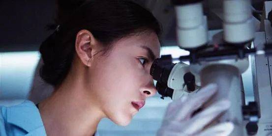 职场|盘点万茜饰演的职场女性角色，或坚强或机智，而她最让人印象深刻