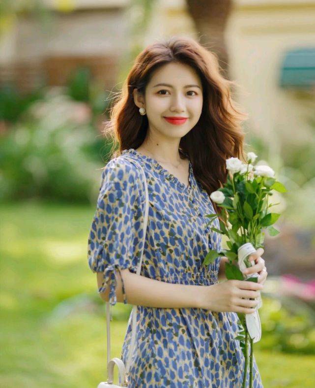 感觉|优雅浪漫的裙装穿搭，可以呈现俏皮甜美的感觉，也可以很有女人味