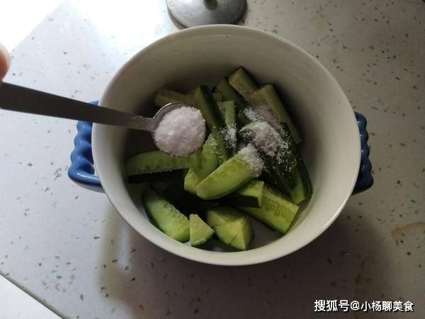 蔬菜|夏天怎么不晒黑？每天吃点它。一个夏天，不黑反白！