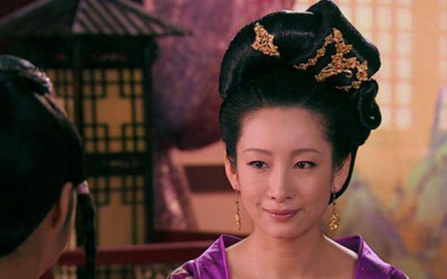 痛杀姐姐当时正好西域有使者来进贡,带来了很多西域产的香料,当时唐朝