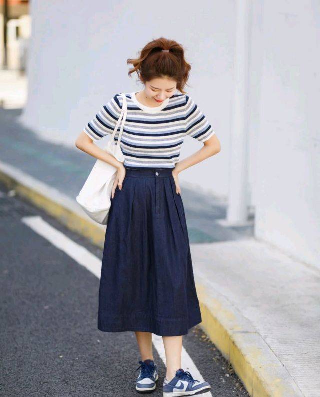 感觉|优雅浪漫的裙装穿搭，可以呈现俏皮甜美的感觉，也可以很有女人味