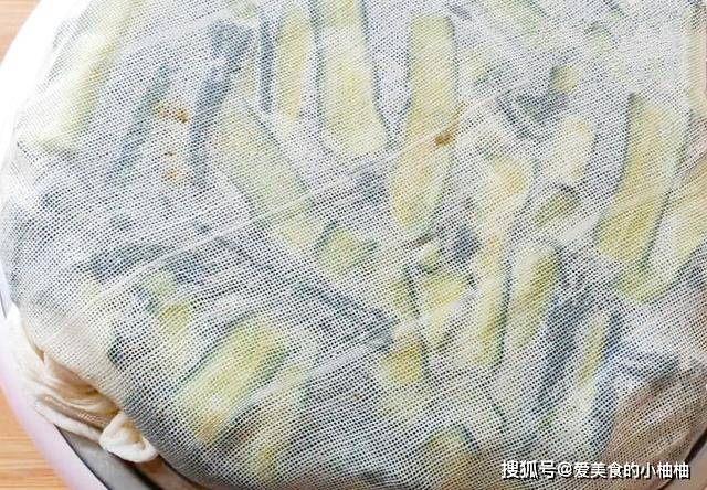 做法|黄瓜这样做太好吃了，做法简单，酸辣爽脆，吃一次念念不忘