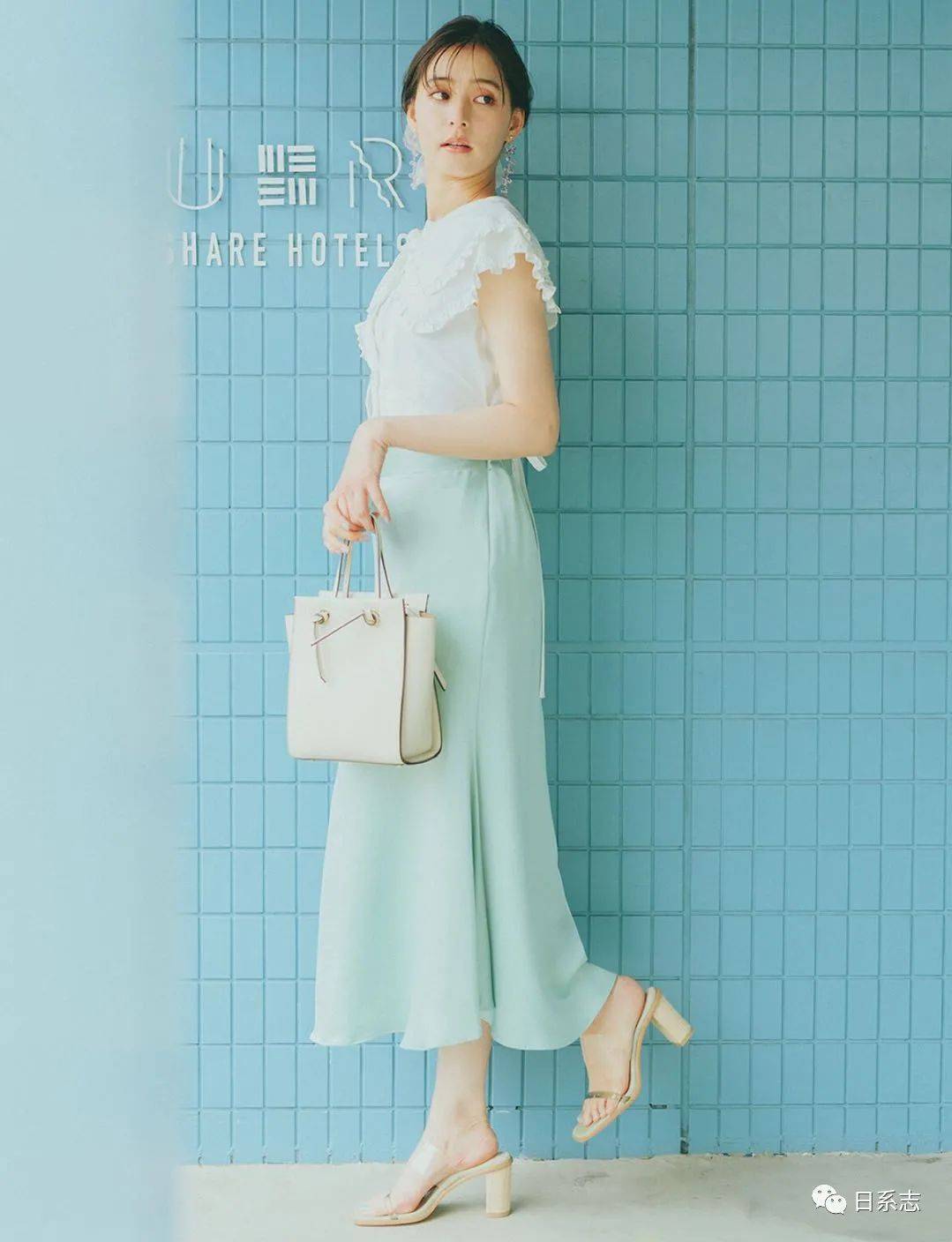 下装|无袖上衣穿出正式感，这里有几个成熟的小建议