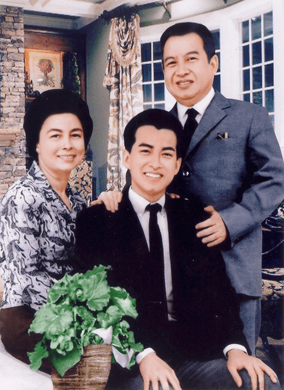 娃娃脸|85岁柬埔寨太后嫩似58岁！香风外套尽显名媛范，带富态娃娃脸超赞