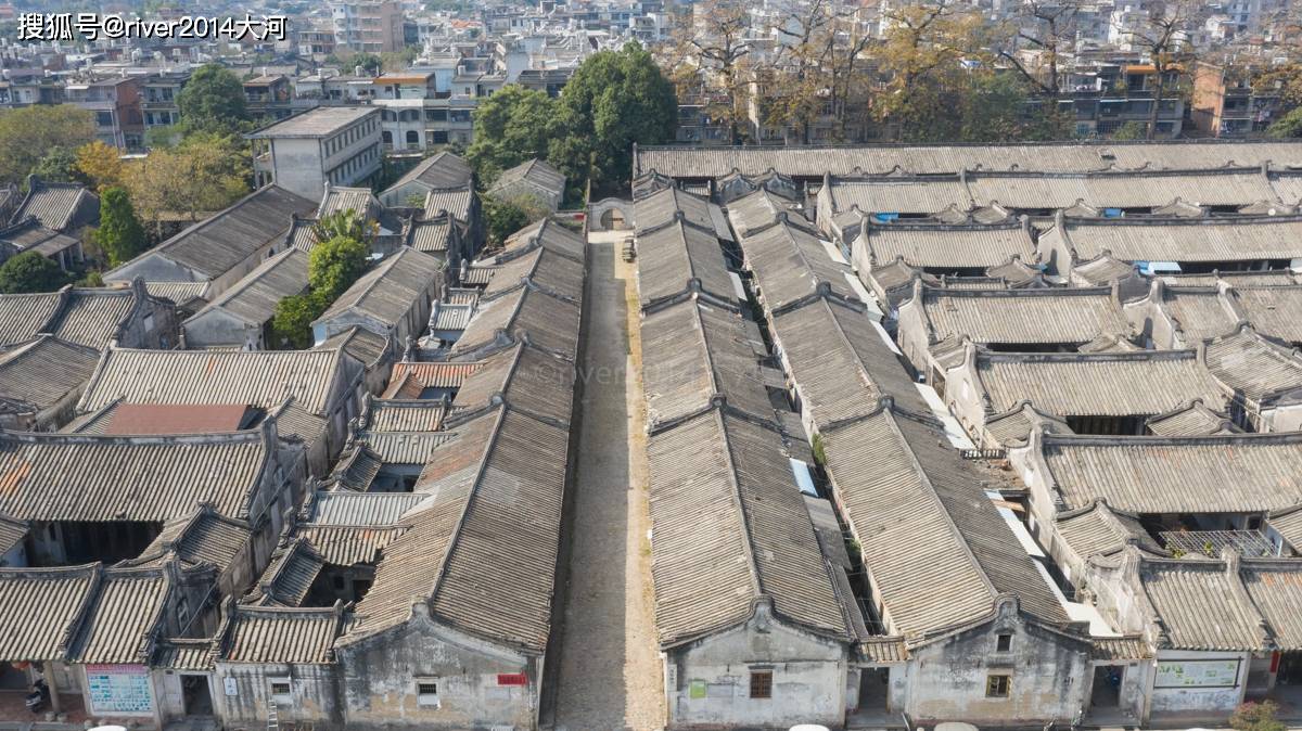 广东最美的古村之一，建于清朝，773个房间由同一个家族居住