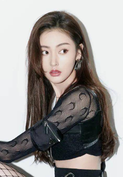 发型|2021人类高质量变美公式：放弃做人，跟动物学化妆？