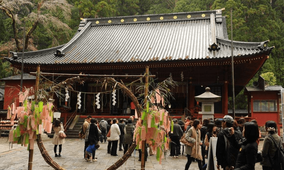 游客去寺庙里都会捐很多香火钱,那寺庙的收入能有多少?