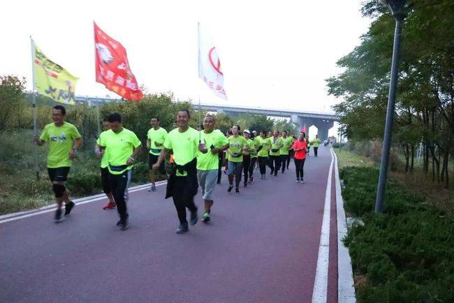 心脏|＂三伏天＂在晨跑的人很兴奋，但也很容易危险！！