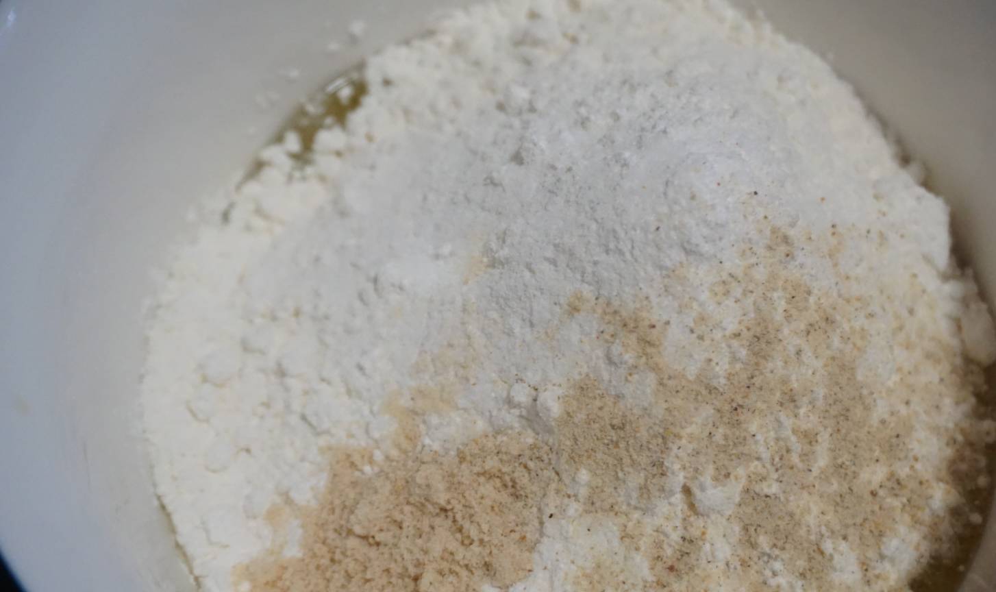 小勺|又薄又软的鸡蛋饼,面粉和水的比例很重要,营养早餐15分钟就上桌