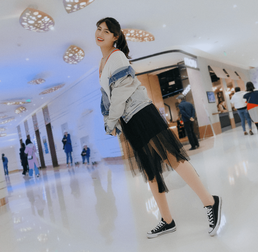 张雨霏|创造奥运纪录的张雨霏才23岁，运动装乖巧可爱，拍写真比明星有范