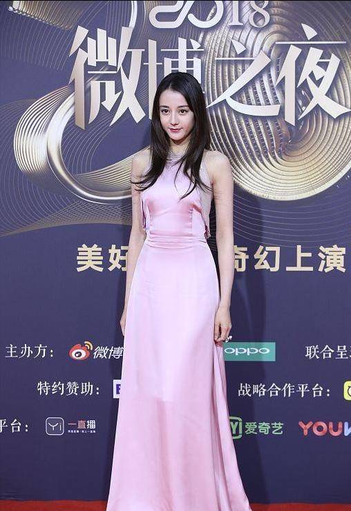感觉|迪丽热巴怎么可以这么可爱，抛去明星光环的她，就是个清纯的少女