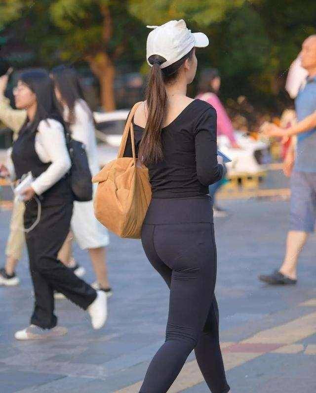 下半身|又美又撩的瑜伽裤穿搭，选择时髦装扮，增高显瘦