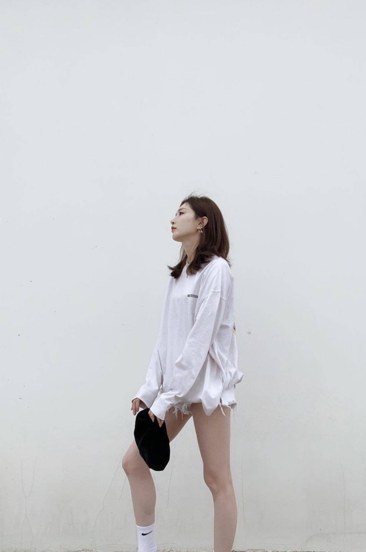 设计|本以为江疏影是腿精，但看清她穿上白袜的腿型后，粉丝：打扰了