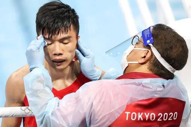 胡建|爆大冷！奥运会再现争议判罚，日本拳王淘汰邹市明接班人后又赢了