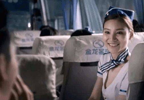 八卦爆料|到处都是美女空姐、丝袜腿，网友：这部电影不知道要浪费多少丝袜