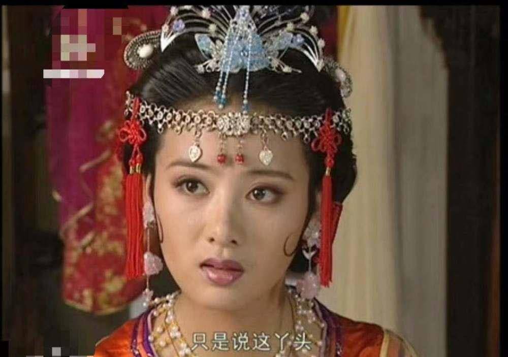 大陆|经超与娇妻小李琳现身机场，甜美又相爱