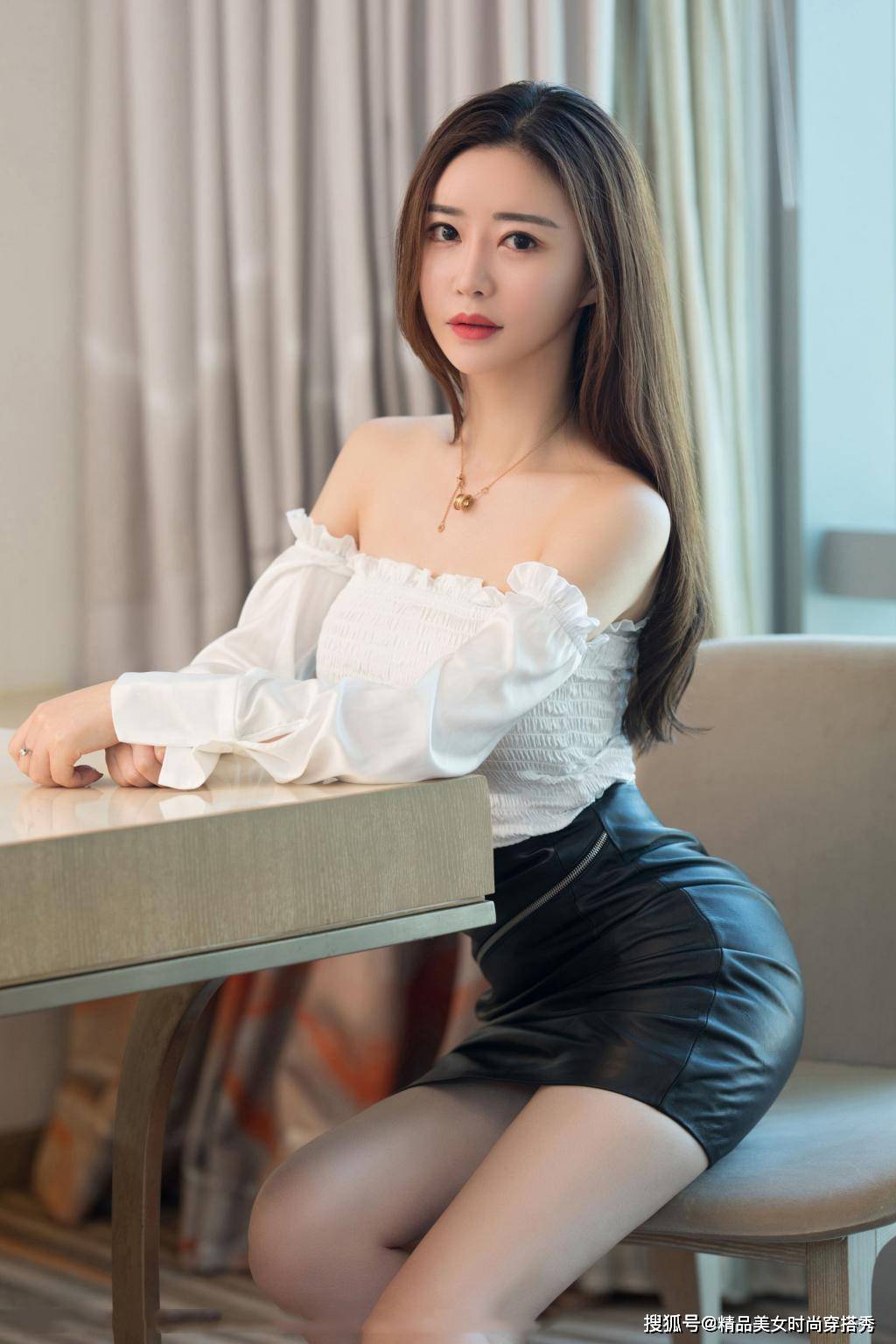 个性|优雅的女生，一套合适的服装能够让你事半功倍