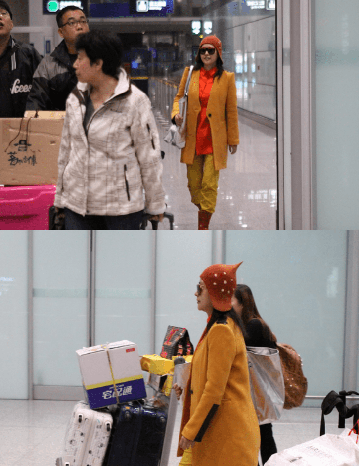 颜色|郝蕾自带活泼气质，穿得鲜亮背着大手袋，一点不像人到中年的样