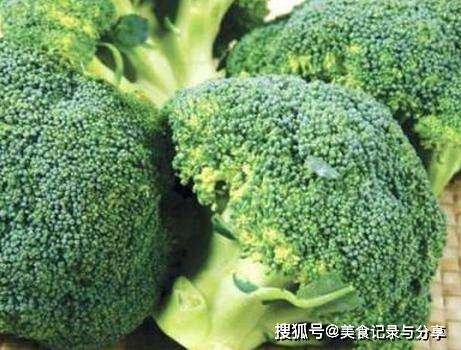 食材|喜欢干锅的吃货有口福了，在家自制干锅鸡，料足成本低，超过瘾