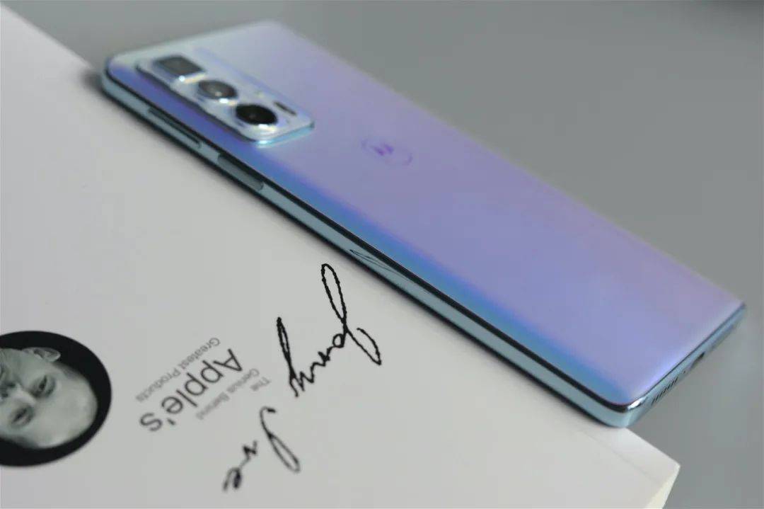 旗舰|摩托罗拉 edge s pro之王者归来：2399元起的全能旗舰，背后战力如何？