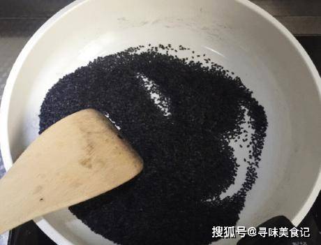 油茶|把1斤面粉简单一炒,一星期的早餐都有了,早起冲一碗,暖心暖身