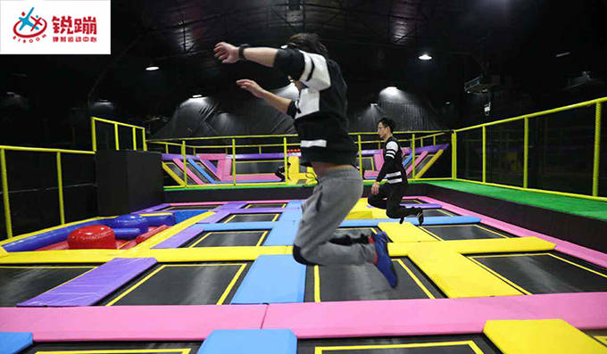 体能拓展是一种全新的娱乐项目,作为一种新型的室内娱乐运动形式,通过